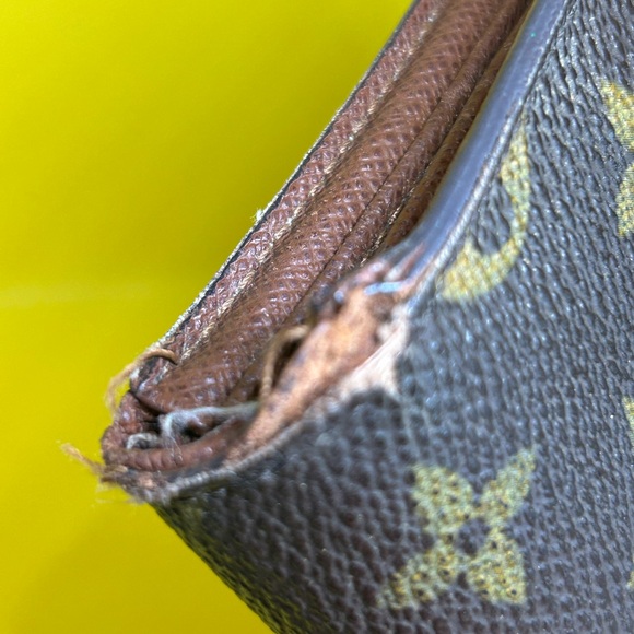 Louis Vuitton Monogram Wallet - Picture 14 of 16